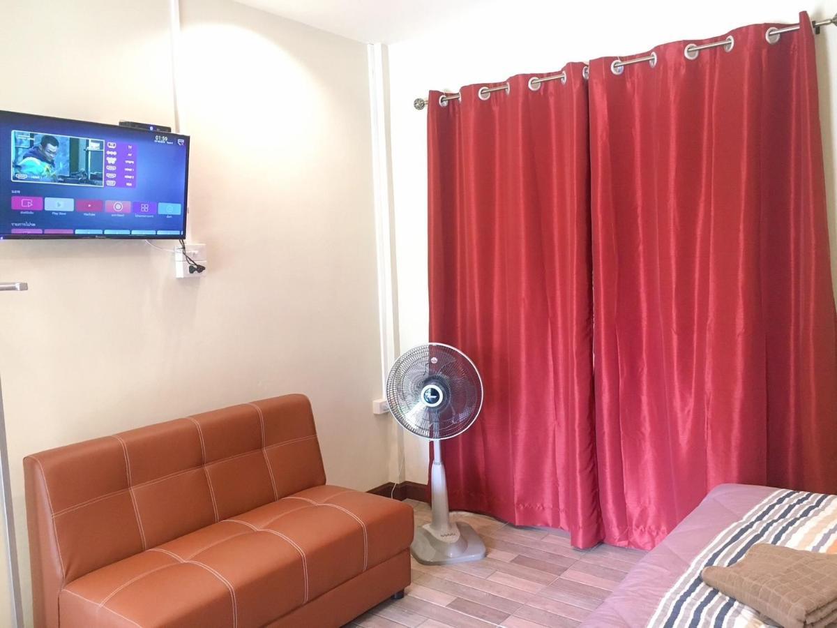 นพรัตน์การ์เด้นฮิลล์ Hotel Uthai Thani Exterior photo