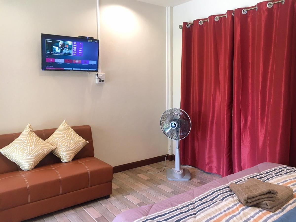 นพรัตน์การ์เด้นฮิลล์ Hotel Uthai Thani Exterior photo